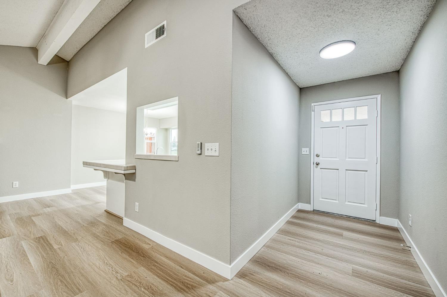 6377 N Genoa Ave, Fresno, CA 93722