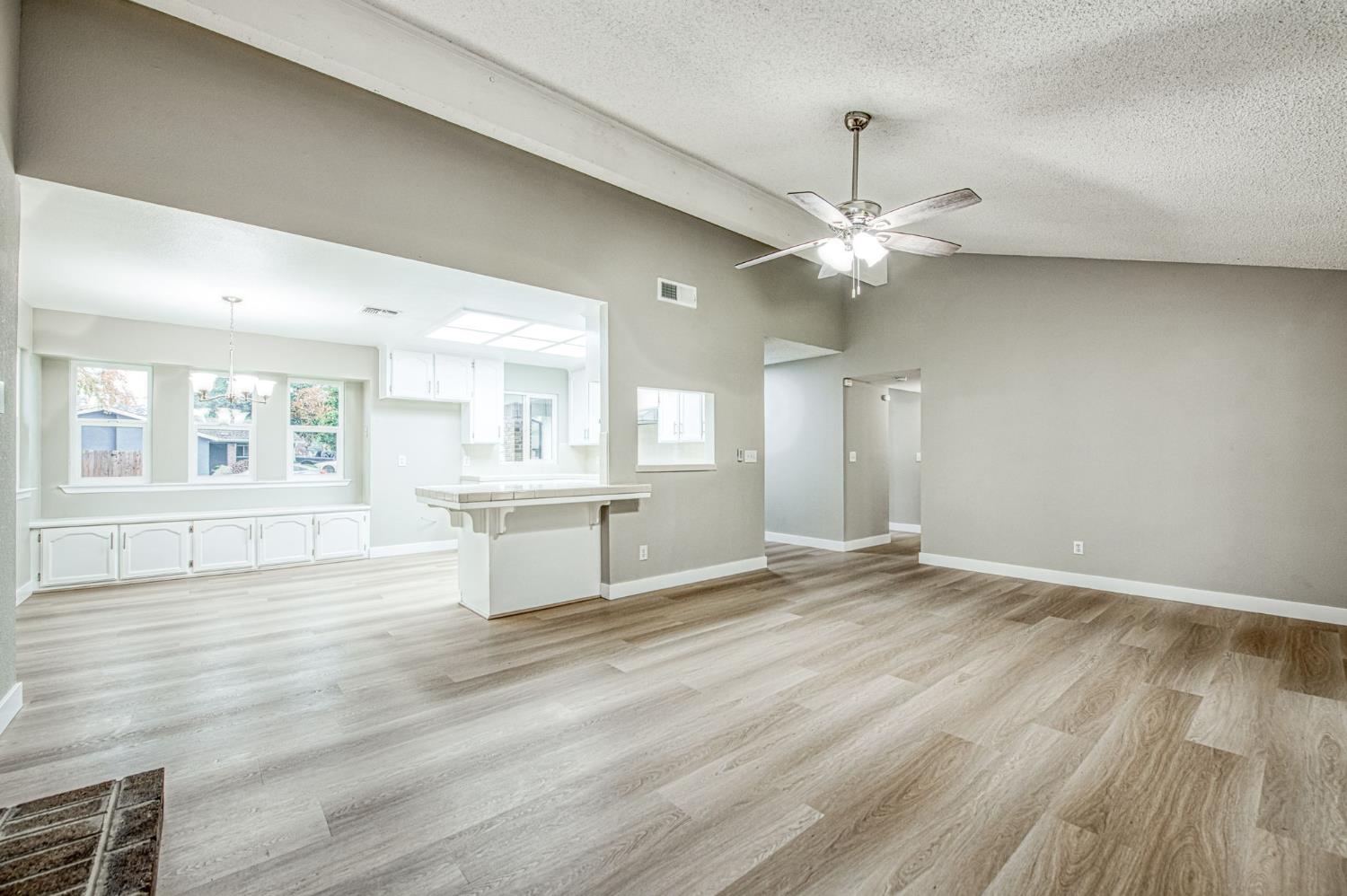 6377 N Genoa Ave, Fresno, CA 93722