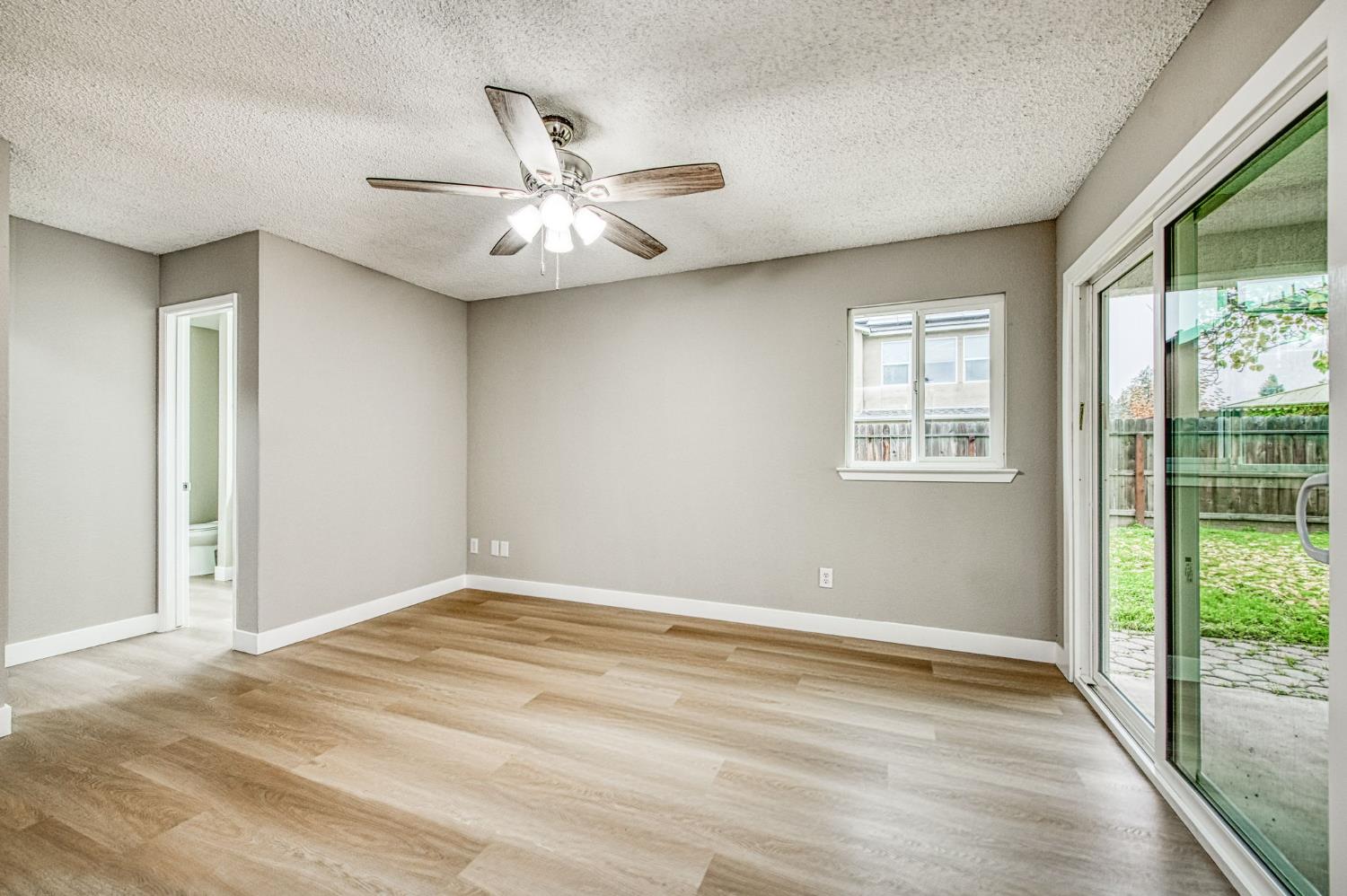 6377 N Genoa Ave, Fresno, CA 93722