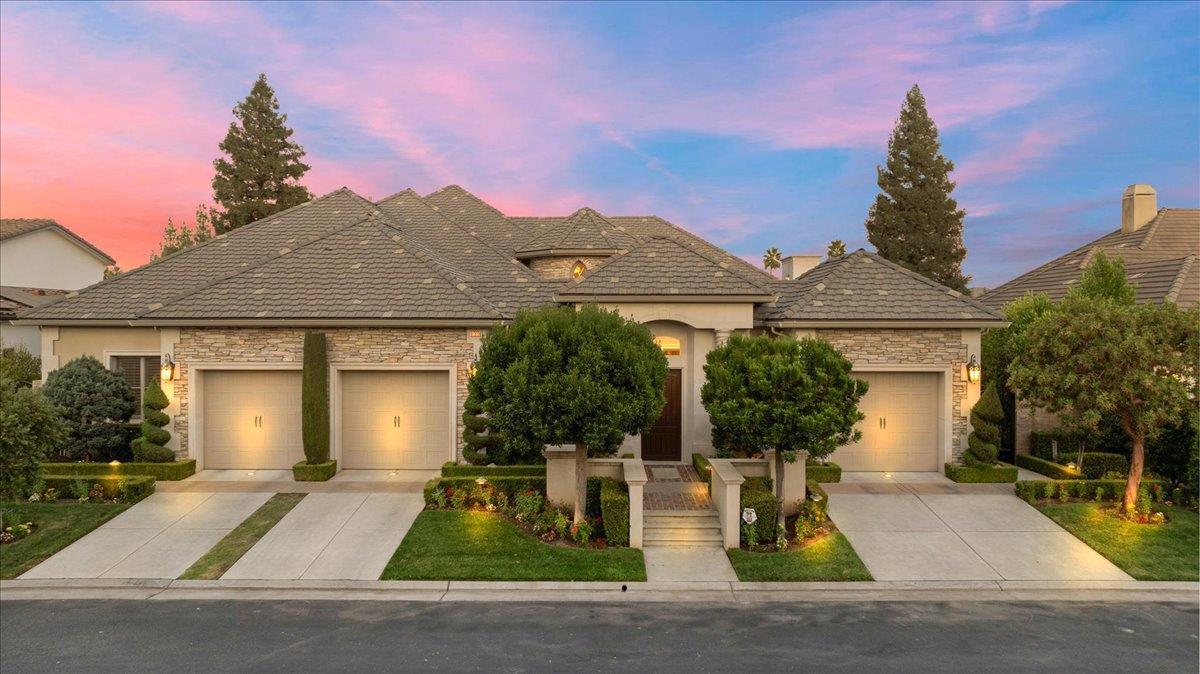 11350 N Glencastle Way