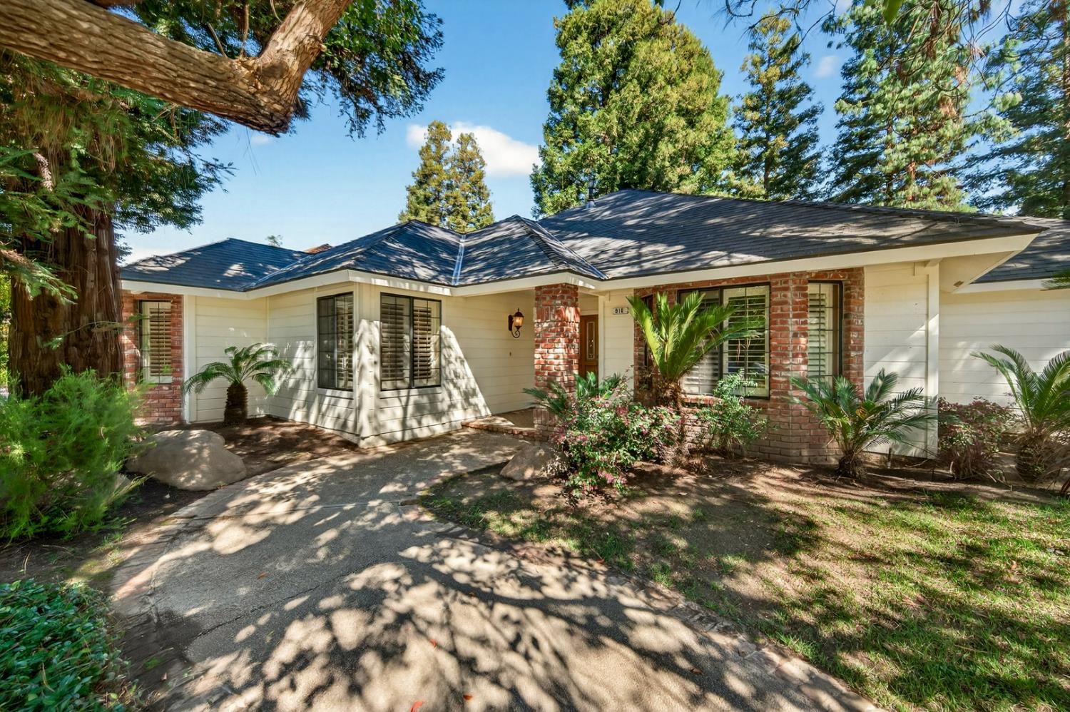 816 E Country View Cir