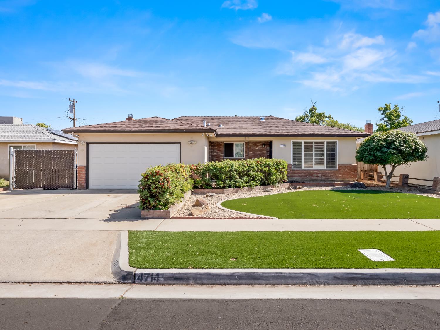4714 E Santa Ana Ave