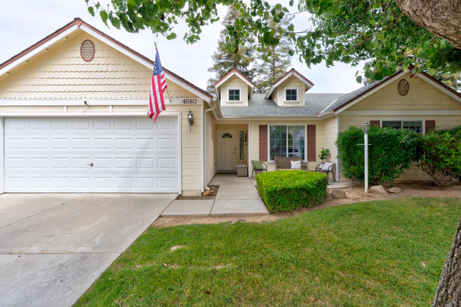 4680 W Chennault Ave