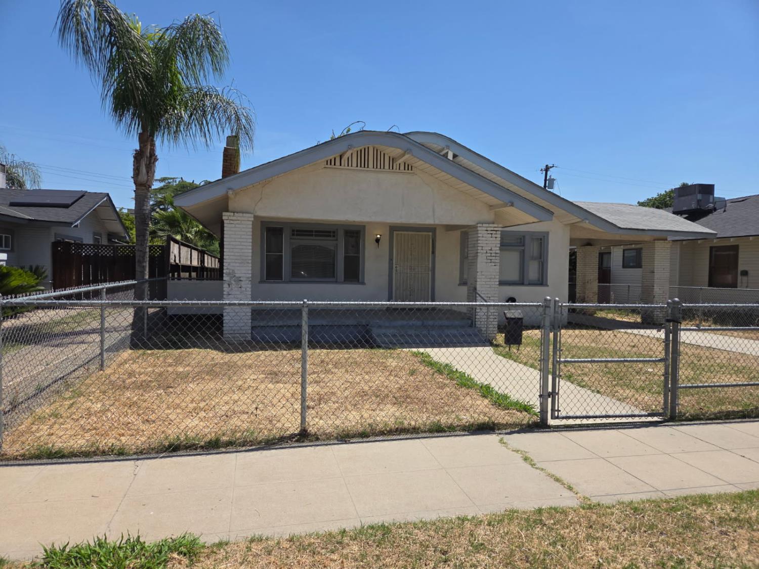1332 N Wilson