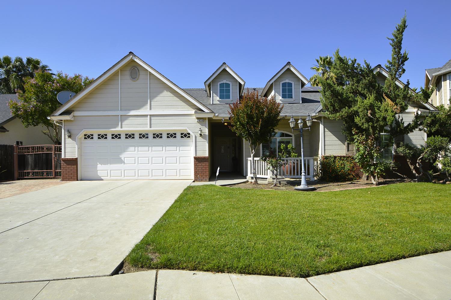 2976 E Christopher Dr