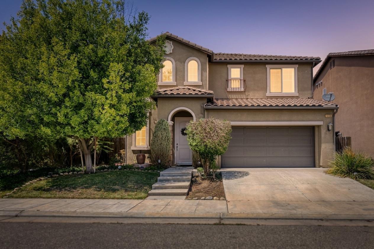 1634 E Autumn Sage Ave