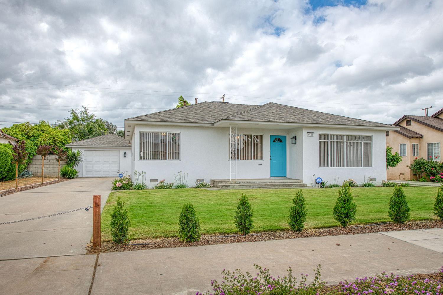 4428 E Lyell Ave
