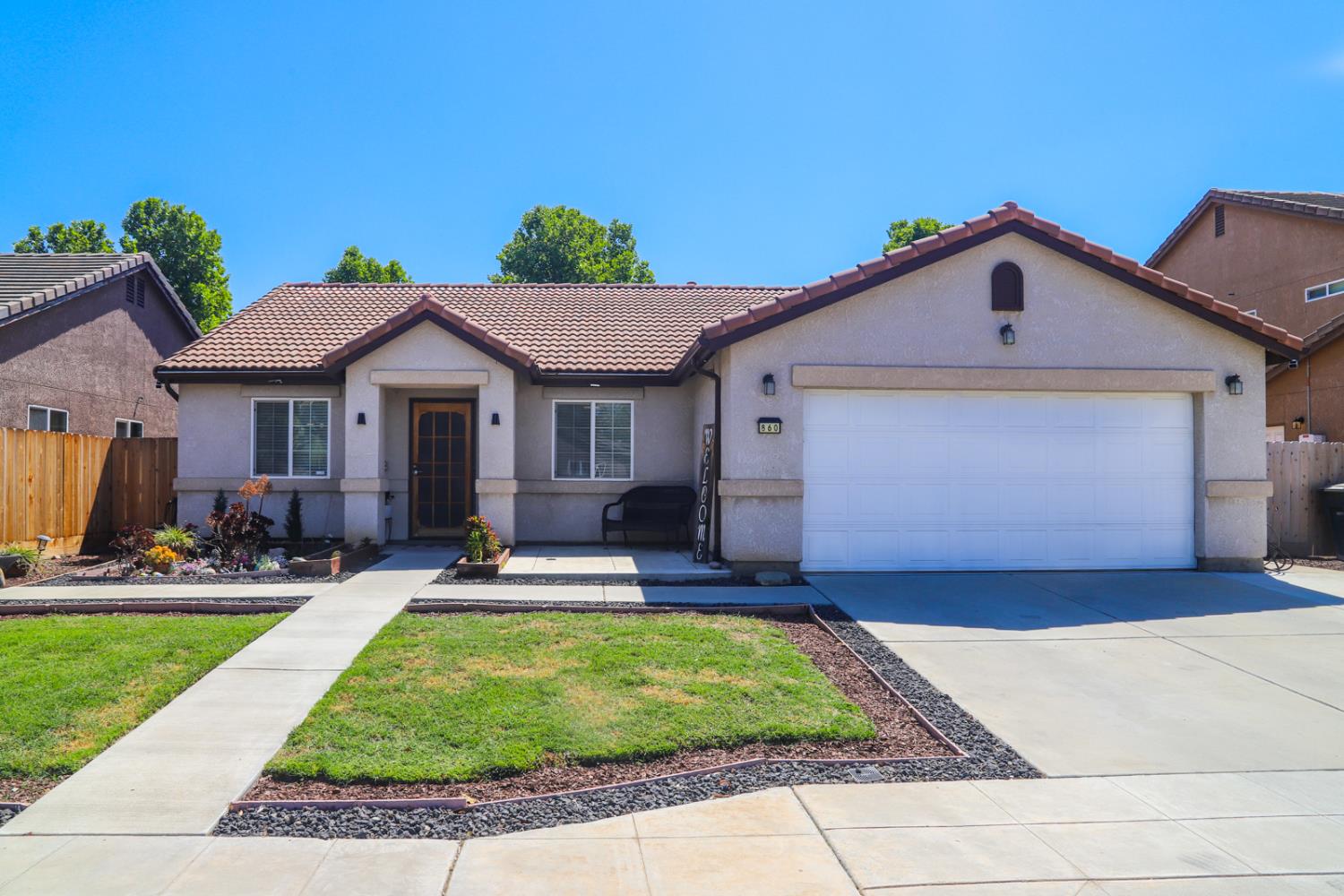 860 S Linda Ln
