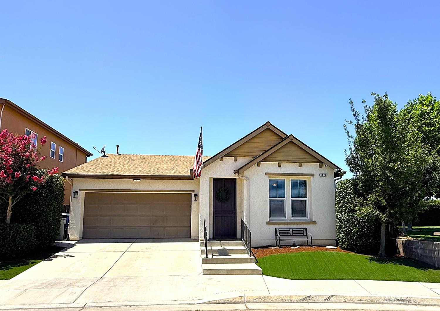 3479 N Hornet Ave