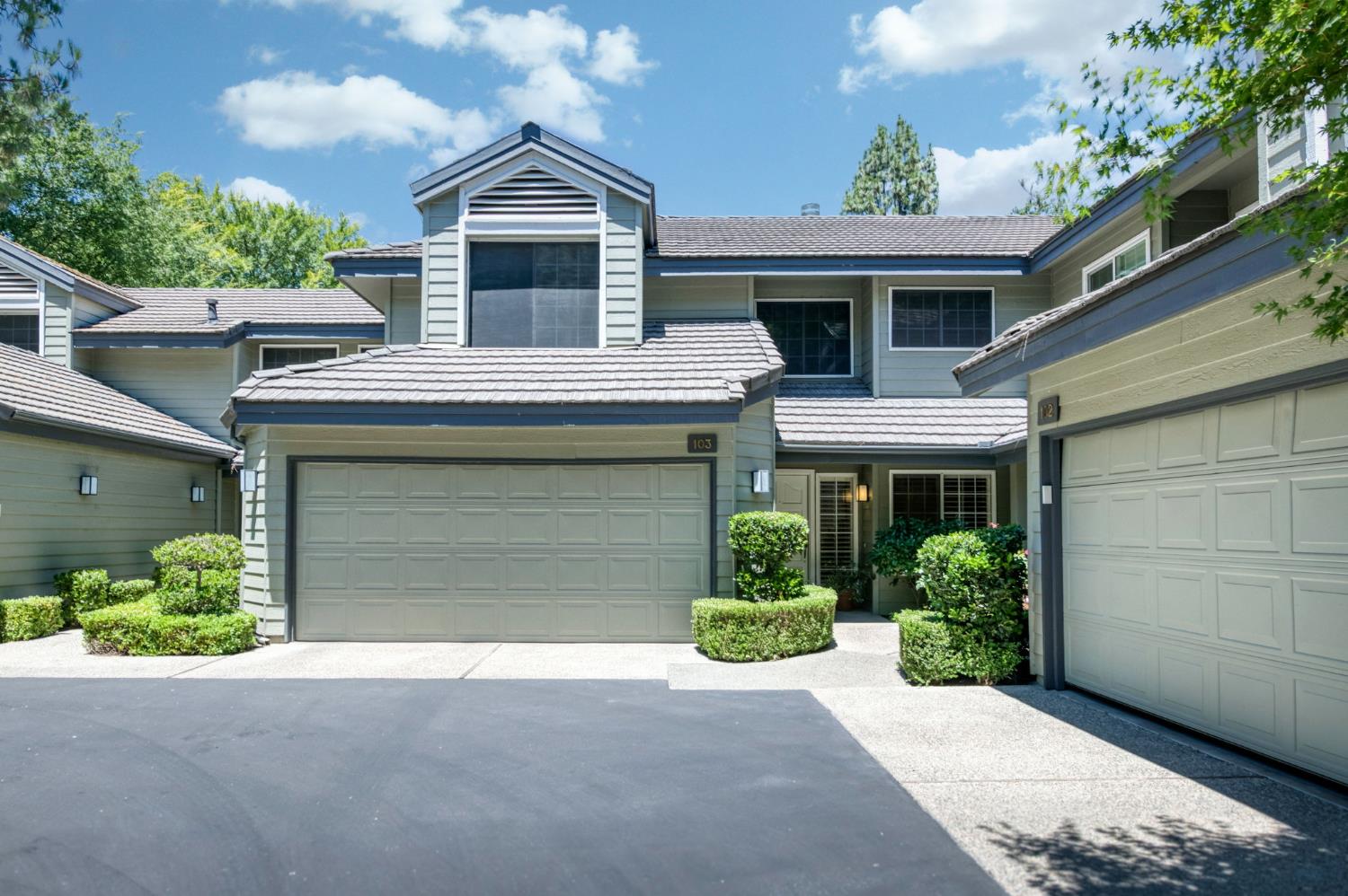 320 W Bluff Ave #103