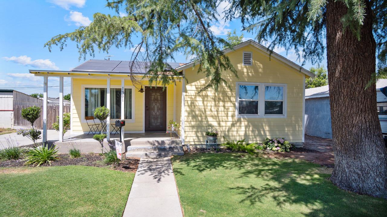 1805 W Kenmore Dr W
